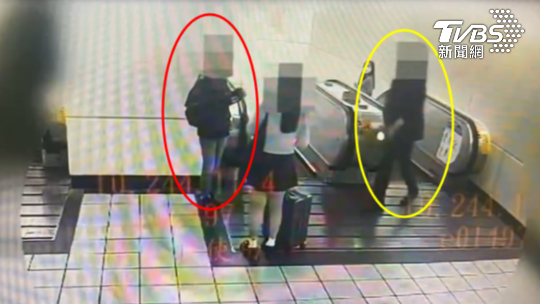 正義哥當場將男子攔下通報捷運警察。(圖/TVBS)