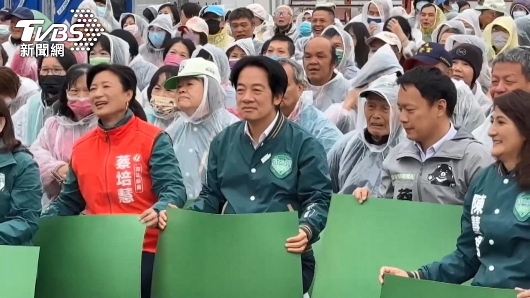 賴清德完成環島拼圖活動。(圖/TVBS資料畫面)