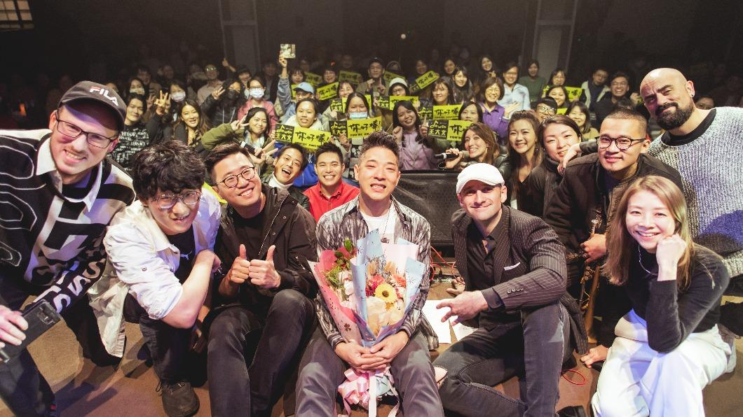 王大文收到粉絲的驚喜祝福,忍不住當場落淚。(圖/主辦單位提供)