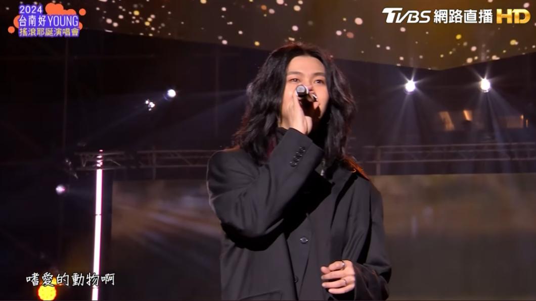 台南搖滾耶誕/麋先生打頭陣金曲連發 粉絲揮大旗造超美燈海
