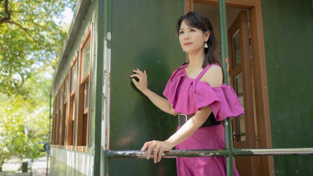 外型亮麗的陳美月有「南投葉全真」封號。(圖/音圓唱片提供)