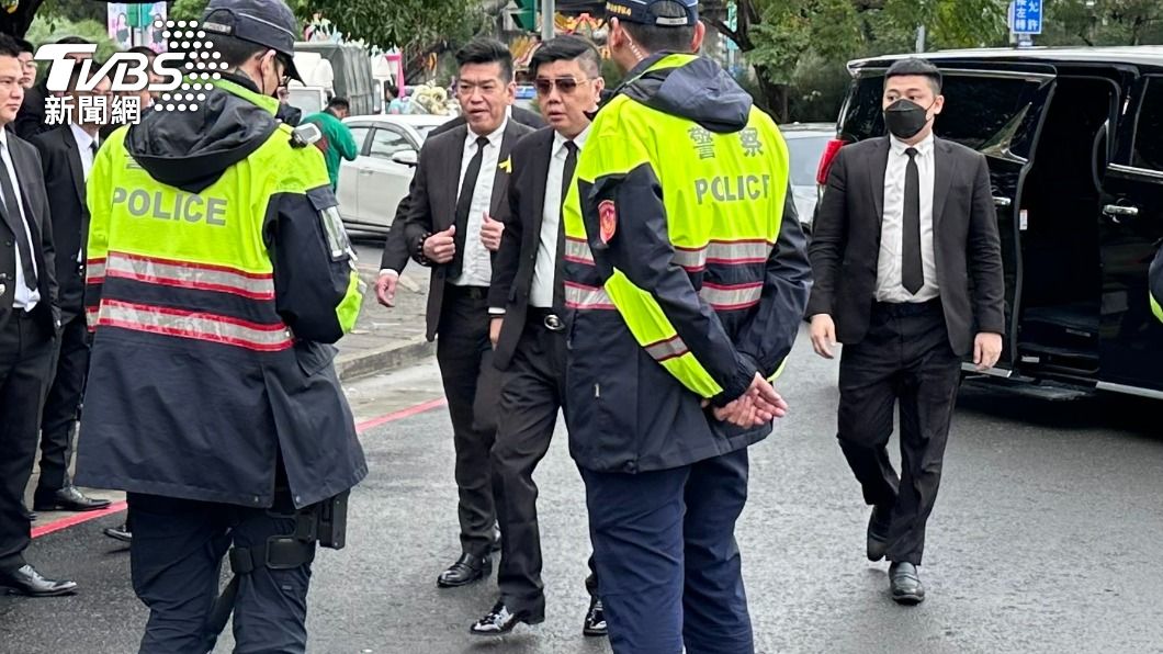 百警戒備!天道太陽盟副盟主岳父公祭 「鐵霸」甫出獄也到場