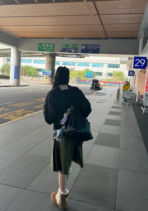歐陽娜娜現身桃園機場。（圖／翻攝自@nanaouyang IG）