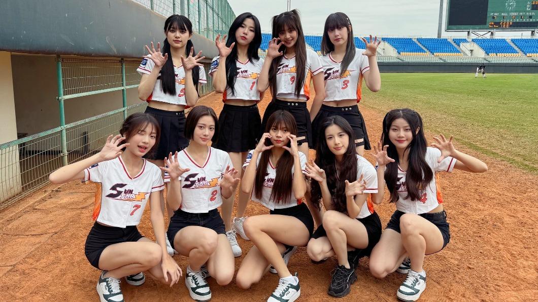 最美棒球隊誕生!高顏值長相曝光 王牌投手竟是南韓女孩