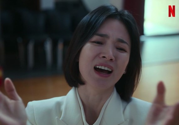 「涎鎮啊」是《黑暗榮耀》的洗腦台詞。(圖/翻攝自netflixkr IG)