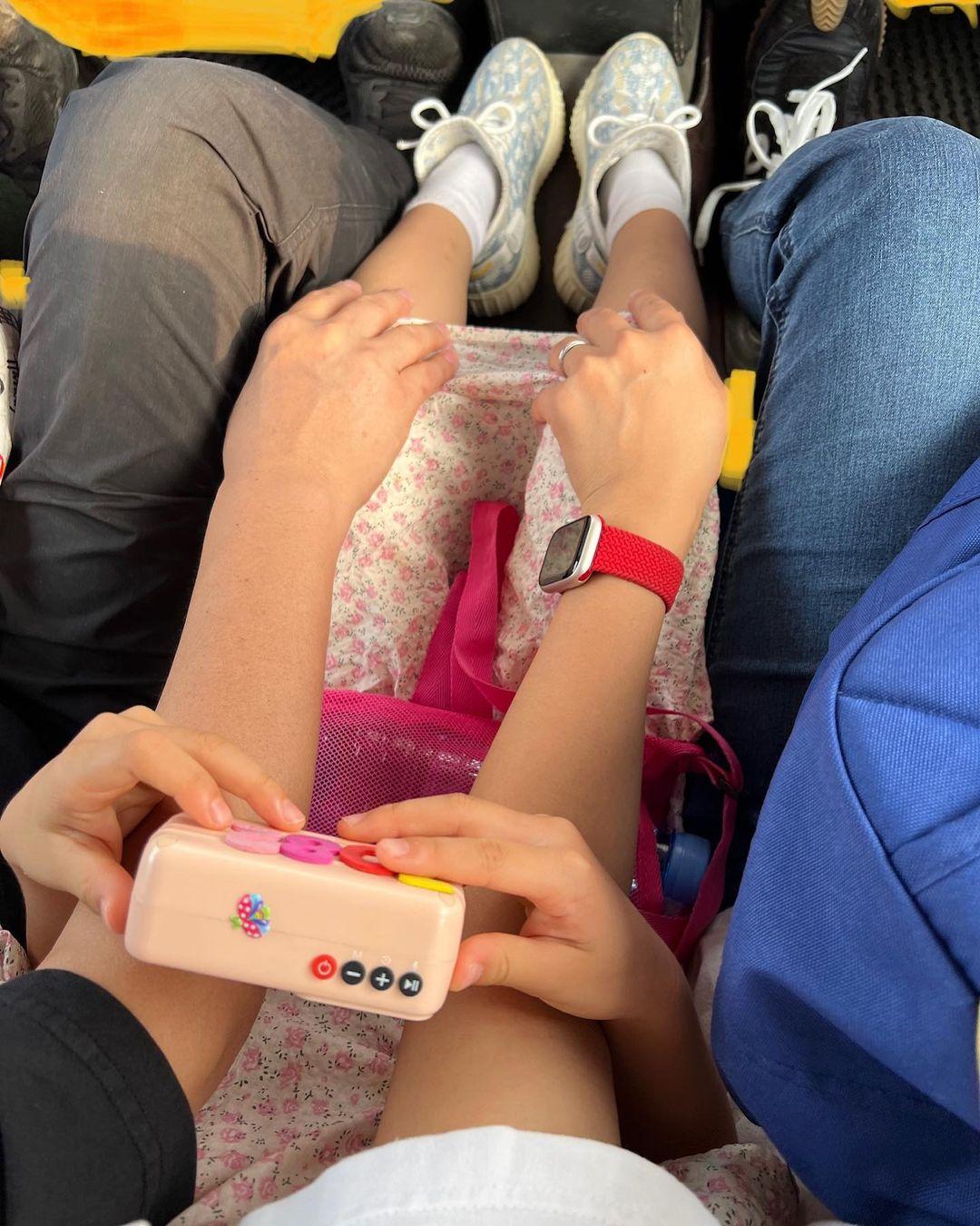 湯唯先前表示一家三口為遷就女兒的學習而長居於北京。(圖/翻攝自湯唯IG)