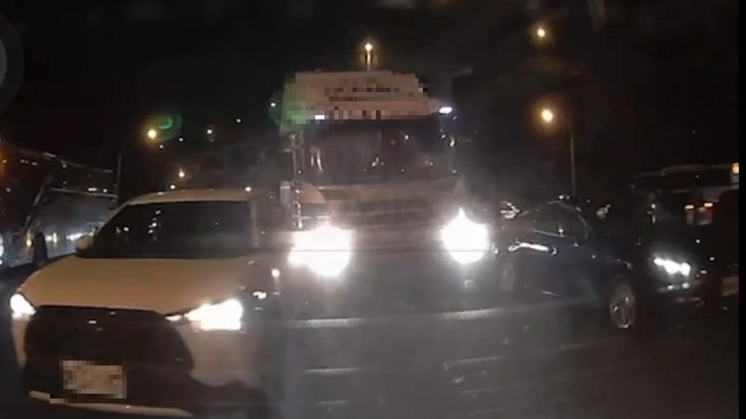 肇事路段第一名又撞！國道林口貨櫃車剎不住　按喇叭連撞8車