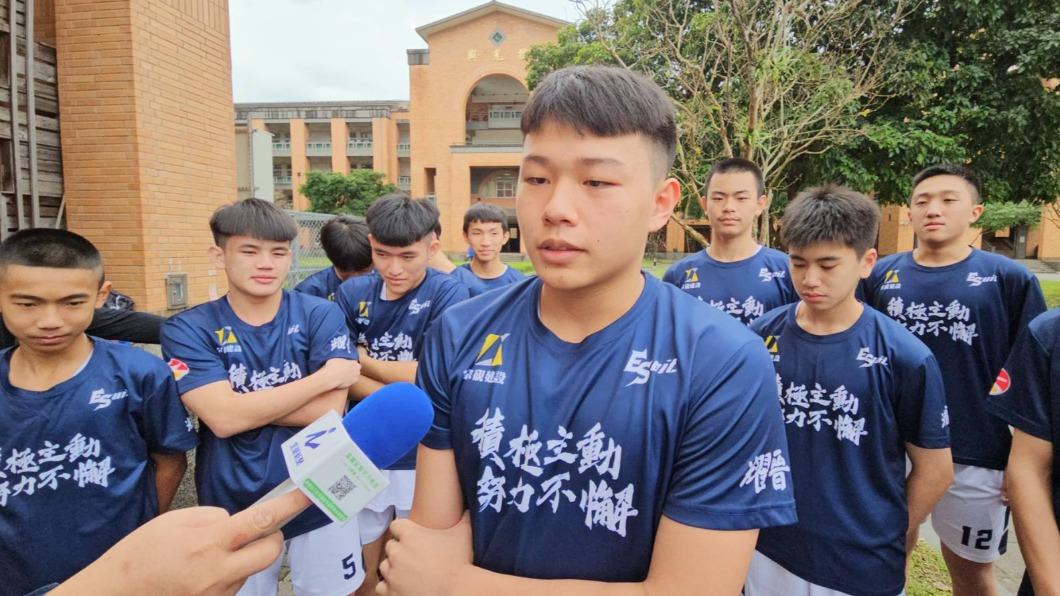 復興國中男籃 游秉硯倒數0.81秒 逆轉晉級(圖/TVBS)