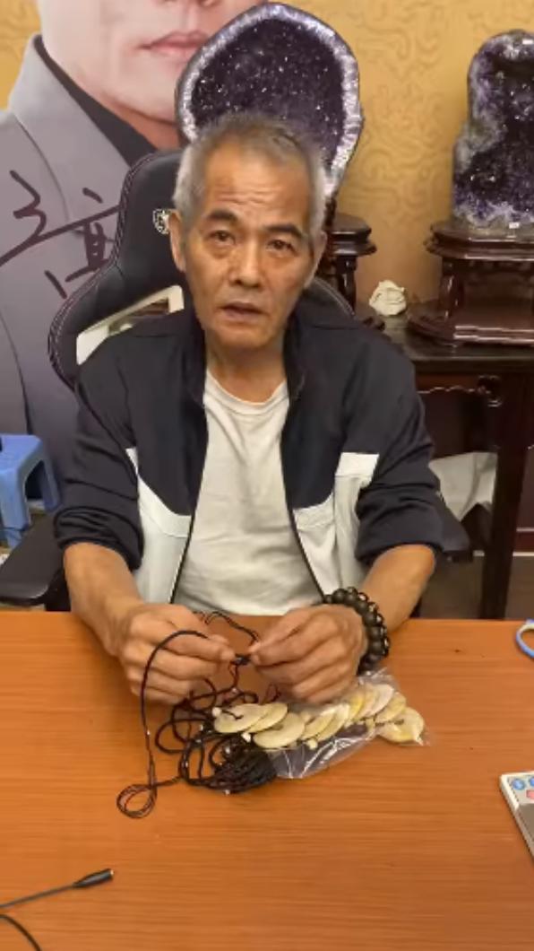 王豪坦言近幾個月賠將近百萬。（圖／翻攝自王豪購物網臉書）