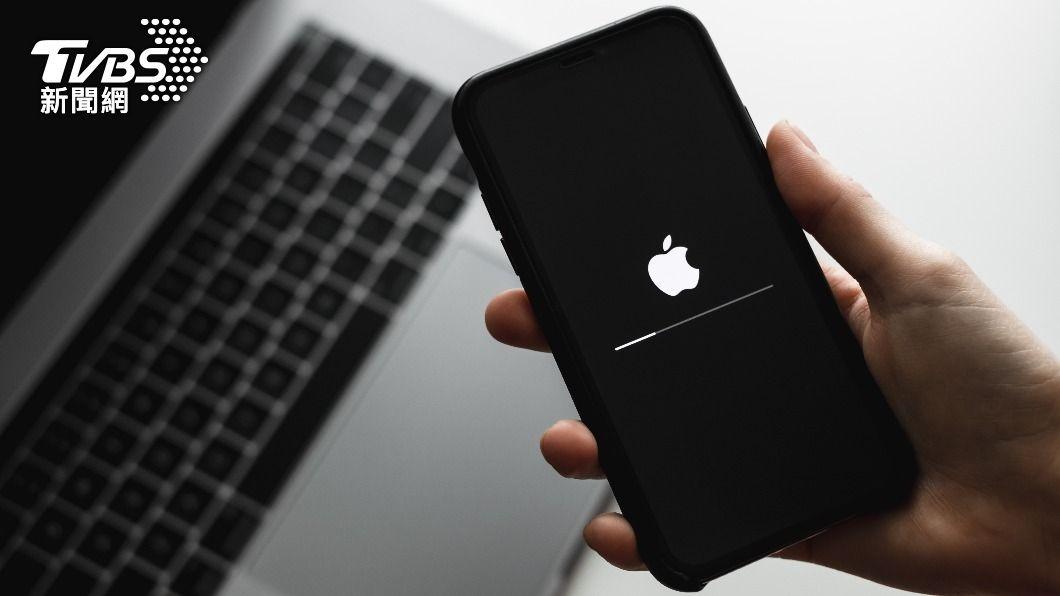 蘋果旗下的iPhone產品相當依賴台積電生產的晶片。(示意圖/shutterstock達志影像)