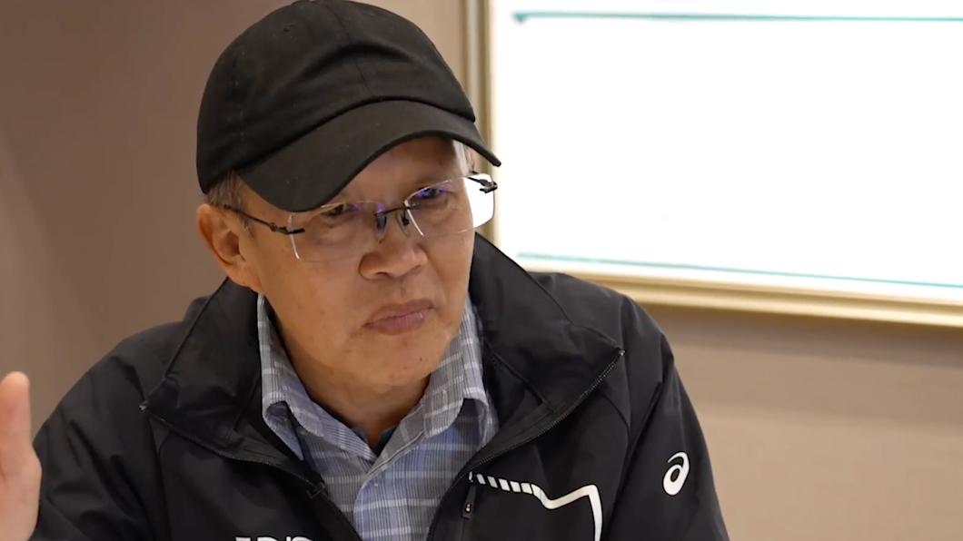 當地的圍下里里長石桂霖。(圖/吳紹瑜攝)