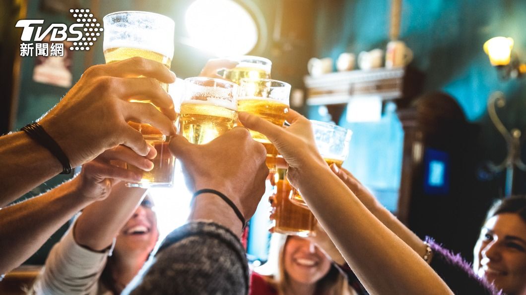 麟洋奪金再喝!小北百貨「金牌啤酒」買1送1 這家免費送一杯