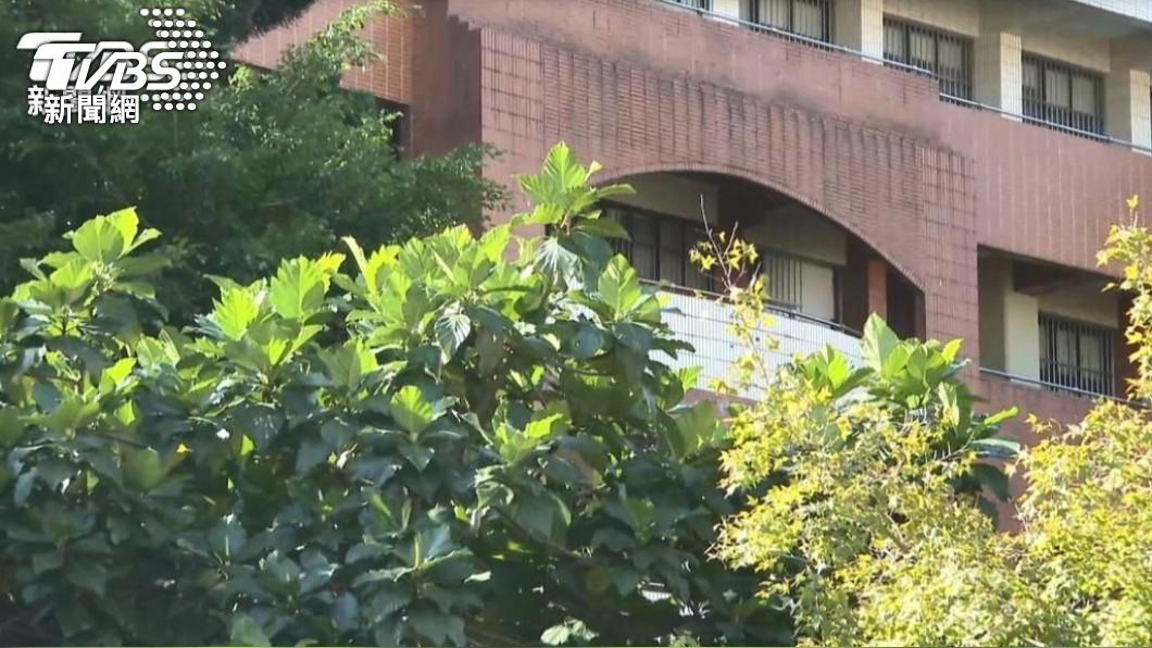 新北國三生遭割喉亡　全班換教室上課⋯同學寫卡片幫他父母打氣