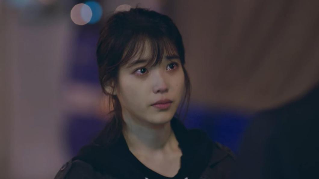 IU在劇中的表現被誇演技實力大幅提升。(圖/翻攝自IMDb)