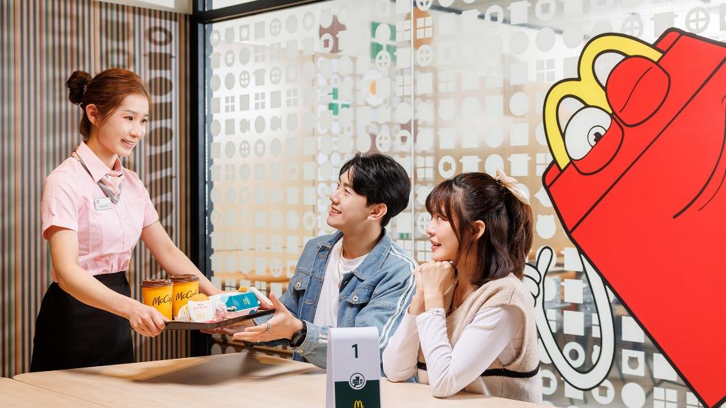 台灣第一家、店號001台北民生餐廳改裝。(圖/業者提供)