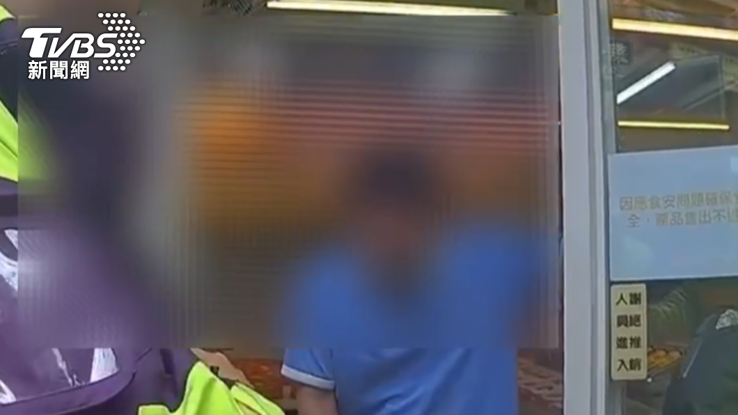 肉鬆店少東遭強制送醫。(圖/TVBS)