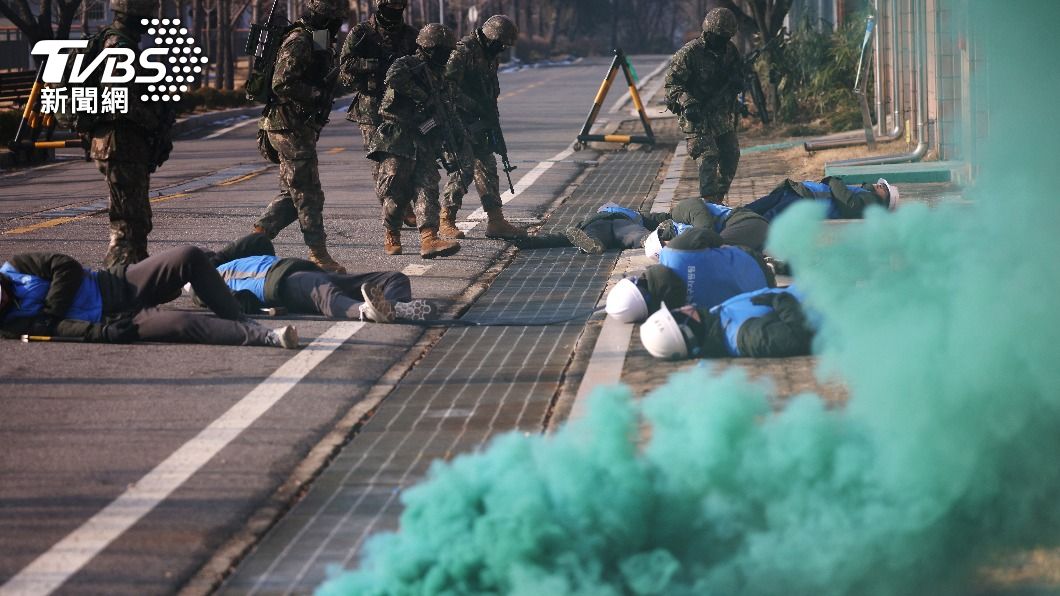 借鏡以哈戰!南韓模擬北韓突襲 千名軍警罕見國防演習
