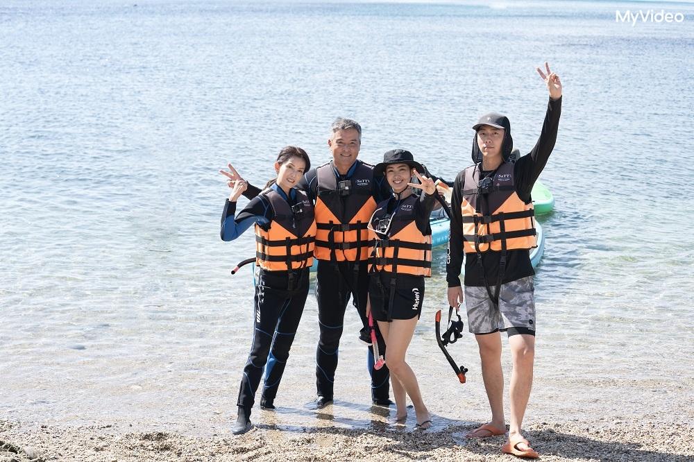 《花甲少年趣旅行6》葉全真(左起)、李銘順、雷嘉汭、蔡凡熙開心合影。(圖/MyVideo提供)