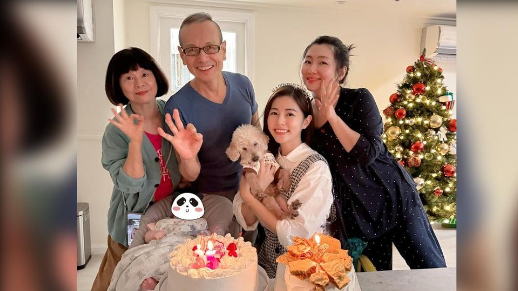 任容萱(前)和姊姊Selina感情相當好,更替她操刀小腰果的生日影片。(圖/翻攝自任容萱臉書)