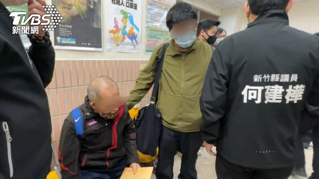 游尚樺的父親及弟弟得知消息後趕往醫院。(圖/TVBS)