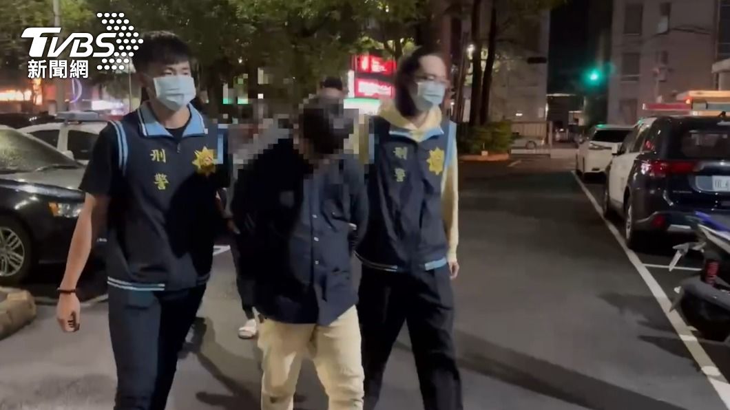 詐團車手遭埋伏!衝撞9車困車陣 下秒被拖下車狼狽落網