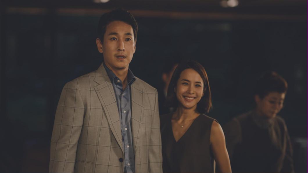 李善均在片中飾演上流家庭的父親「朴東益」。(圖/翻攝自IMDb)