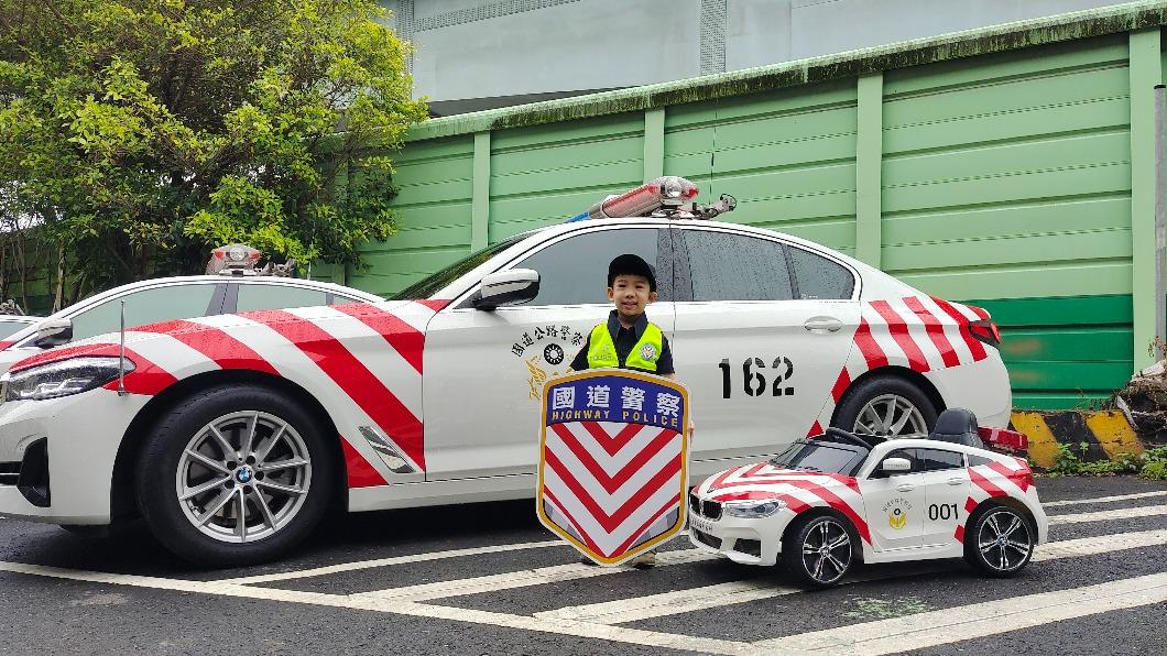 全新體驗!國道警察打造機動服務站 提供跨年便民服務