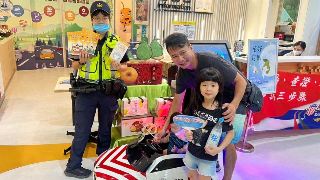 國道警察局將在跨年期間，設置多個機動服務站，協助民眾解決問題。（圖／國道公路警察局提供）