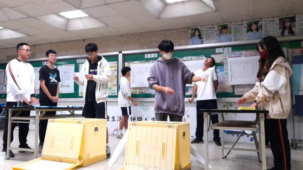 大選在即,全台八所高中串聯,舉辦「2024總統立委選舉高中生聯合模擬投票」系列活動。(圖/籌辦團隊提供)