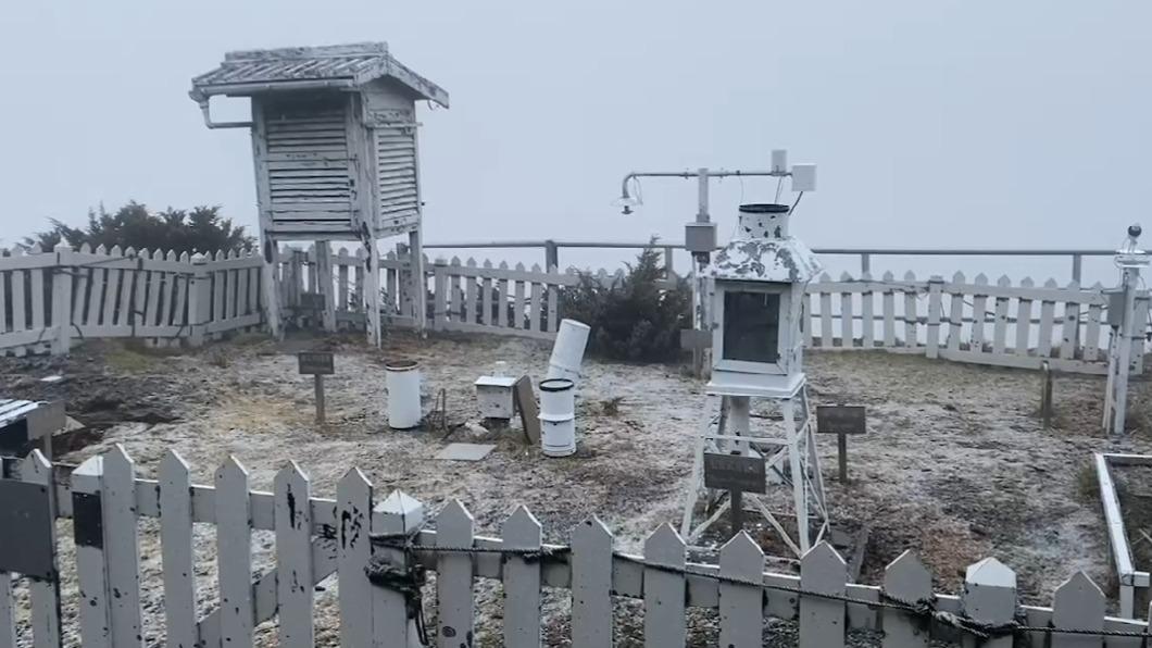 玉山北峰的溫度一度降至零下1.6度。(圖/氣象署提供)