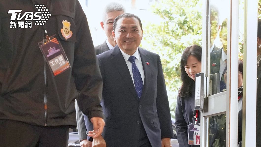 抵總統辯論會備戰!侯柯都別國旗徽章、賴清德深藍西裝亮相