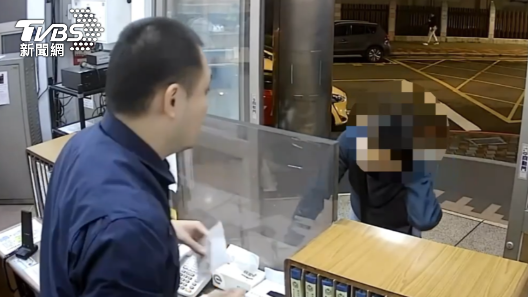 天冷腦血管破裂走到一半腦溢血...男倒派出所無意識警消急救