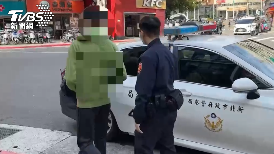 男大生遭警方函送,再收兩張罰單。(圖/TVBS)