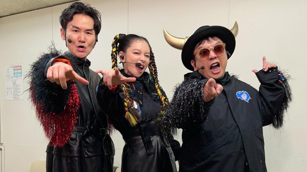 徐若瑄離婚後首登日本紅白！黑色餅乾來了　破冰世紀合體天敵