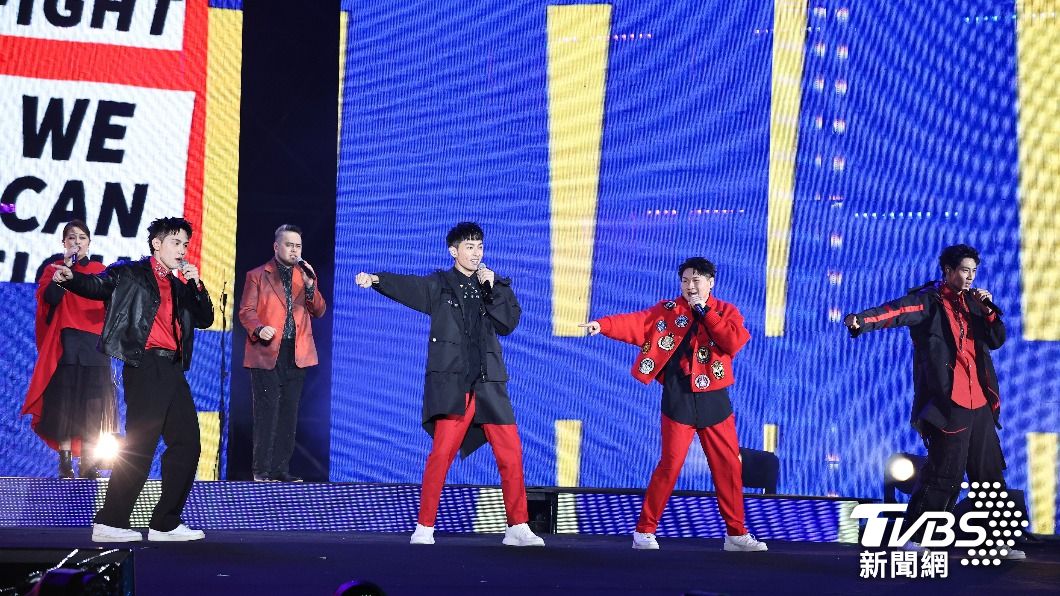IT BOYZ登台演出。（圖／張哲鳴攝）