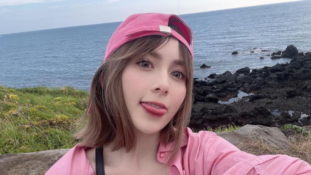 女星逛街險遭「天降酒瓶」砸頭! 路人也嚇壞:心臟停了1秒