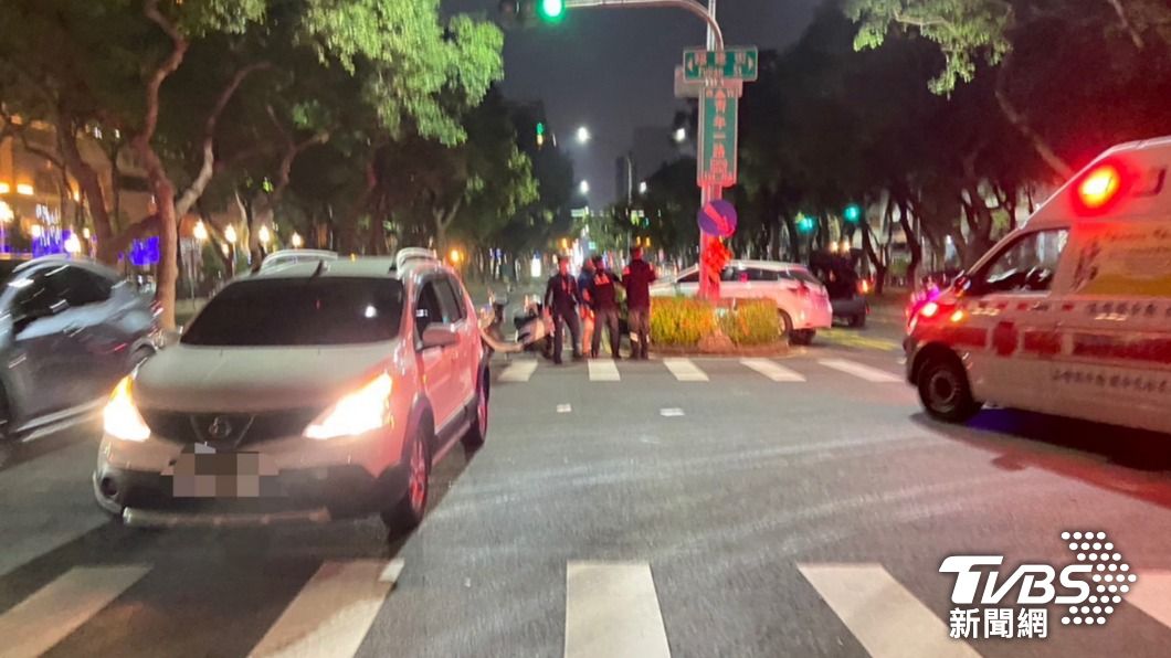 年末好衰!車禍後雄警協助交管慘遭撞 頭部濺血全場只有他受傷