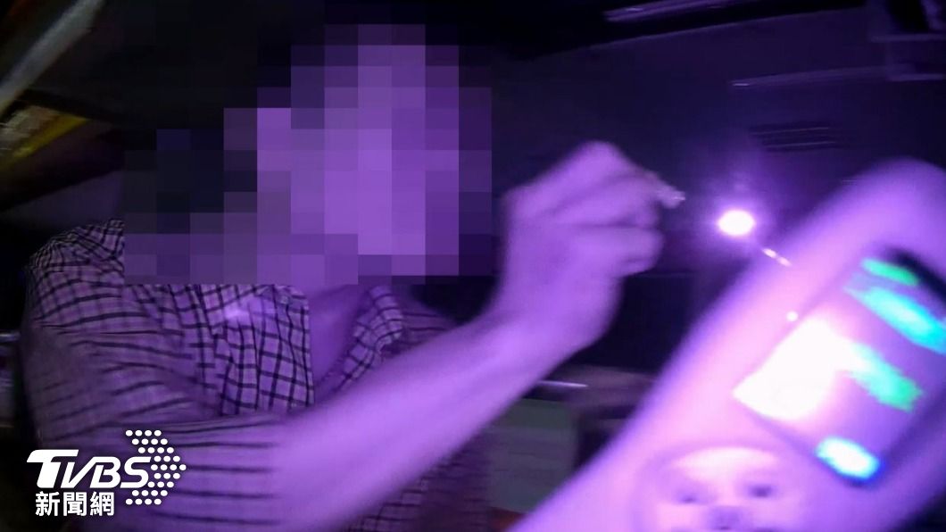 你聞聞看!高雄男摘下假牙辯殘留酒精 警直呼「沒衛生」