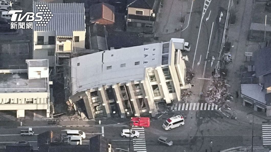 日本石川地震襲!能登機場跑道驚現「10公尺裂縫」 關閉至4日