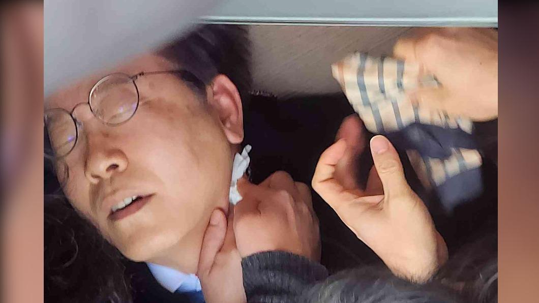 韓在野黨魁李在明遇襲「頸靜脈出血」急救 67歲嫌:試圖殺死他