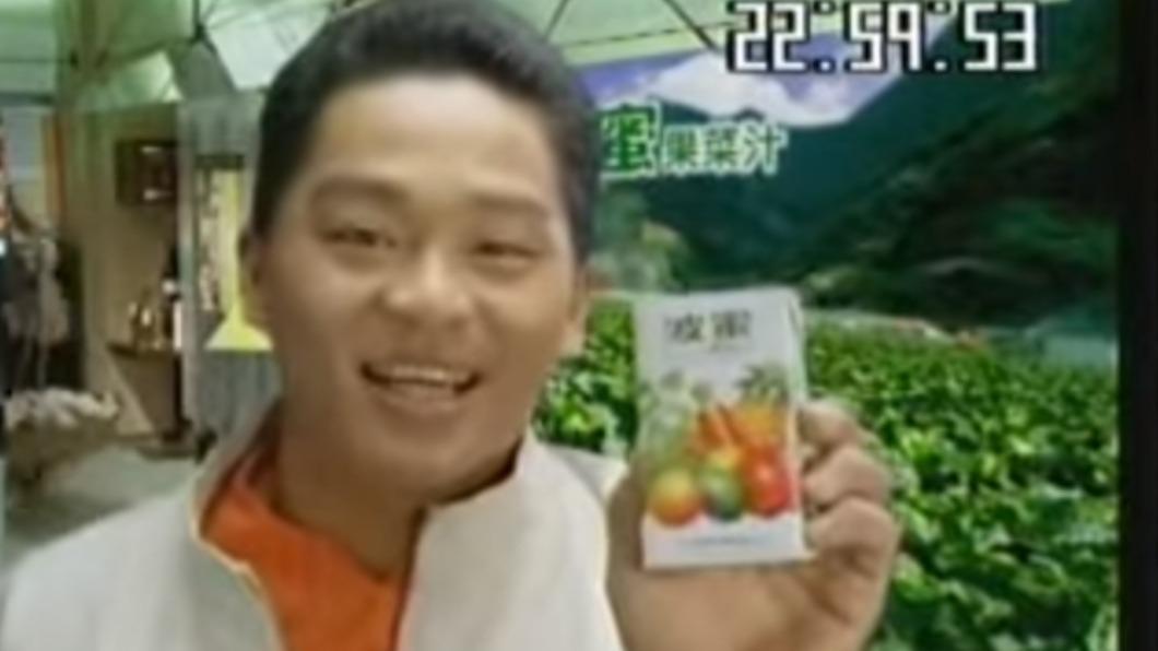 張誌家經典詞「三餐老是在外」紅極一時!網翻出淚:再見老外