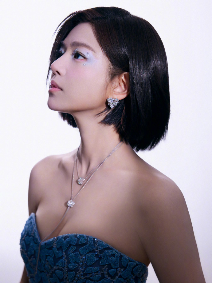 陳妍希曬出絕美頭像。（圖／翻攝自陳妍希微博）