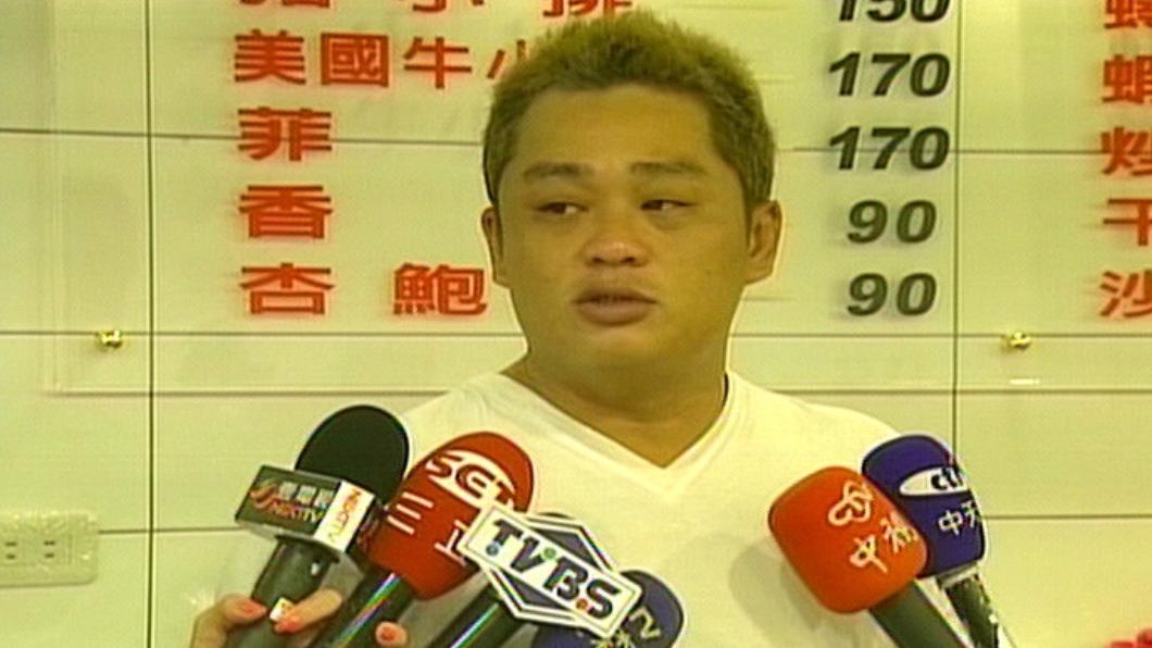 張誌家因假球案離開棒壇後,曾當過鐵板燒學徒、打高爾夫。(圖/TVBS)