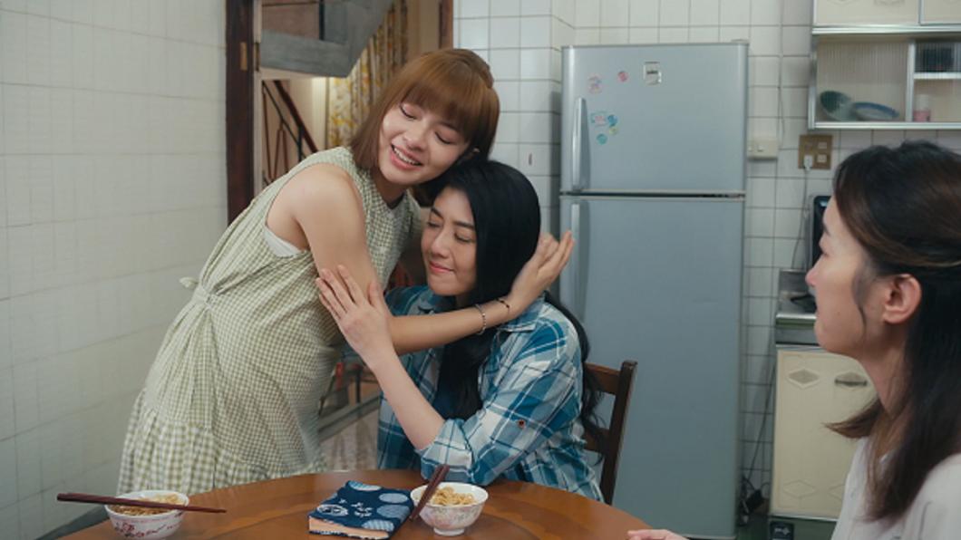 韓瑜、柏妍樺感情親如母女。(圖/華視提供)