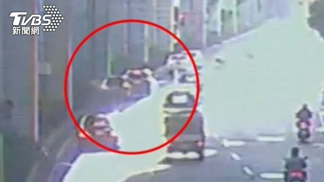 三重連環車禍!男「剛從醫院出來」頭部6公分撕裂傷又送醫