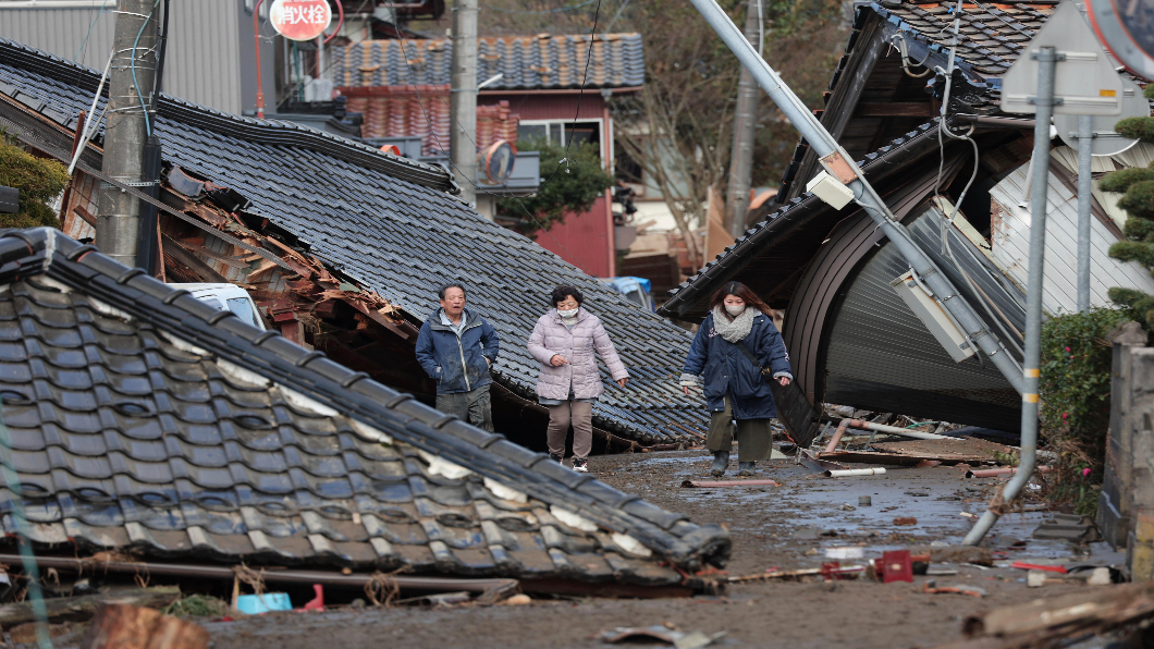 日本石川7.6強震 新潟市住宅突「噴出石油」居民看傻