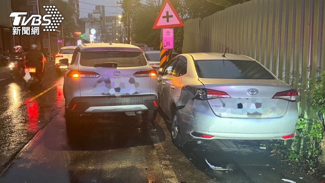 男子酒駕撞車。(圖/TVBS)