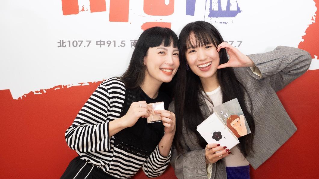 金曲女星脫了只穿內衣!「渾圓北半球」嚇壞魏如萱 說真心話了