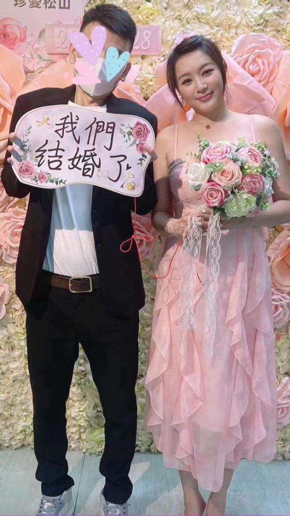 李姸憬去年9月剛和男友結婚。(圖/翻攝自李姸憬 臉書)