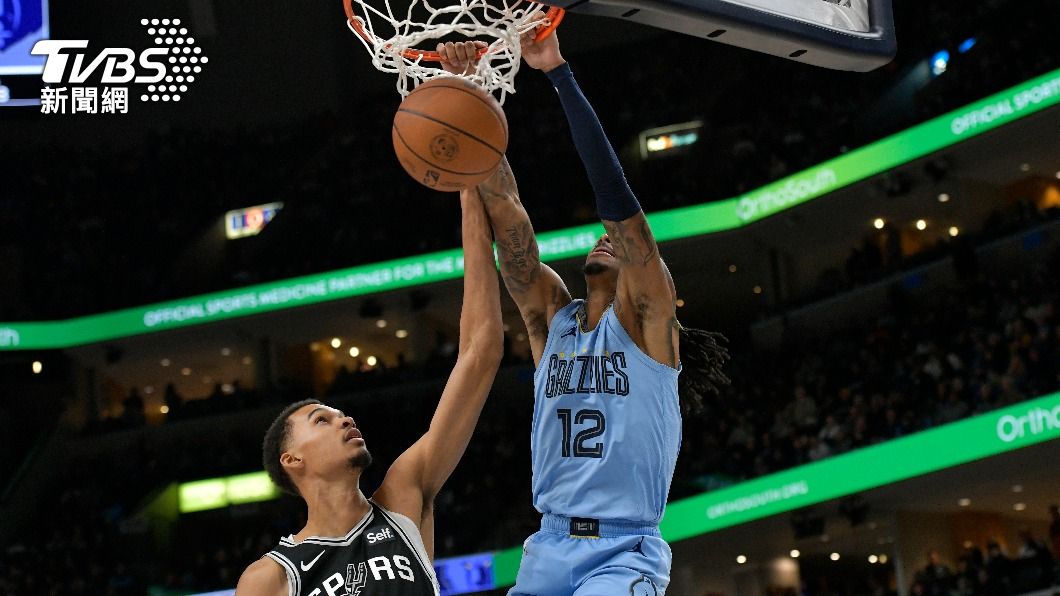 NBA/暴力隔扣文班亞馬!莫蘭特航空起飛 矮36公分照樣升空
